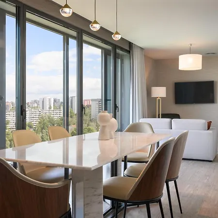 Отель Melia Aeroporto 4*