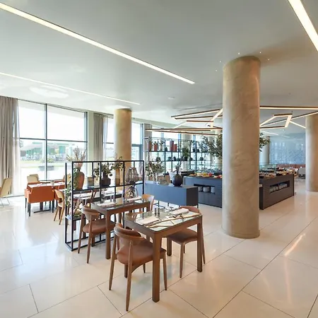 Hotel Meliá Aeroporto 4*