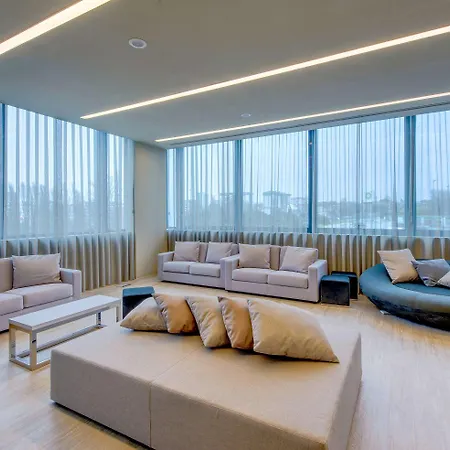 Отель Melia Aeroporto 4*