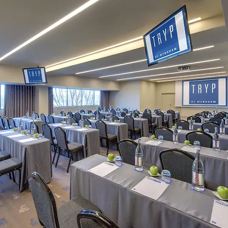 Melia Aeroporto Hotell