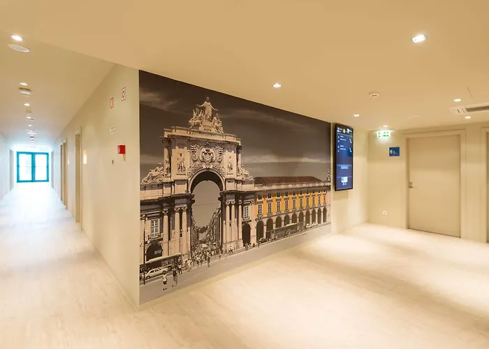 Отель Melia Aeroporto 4*