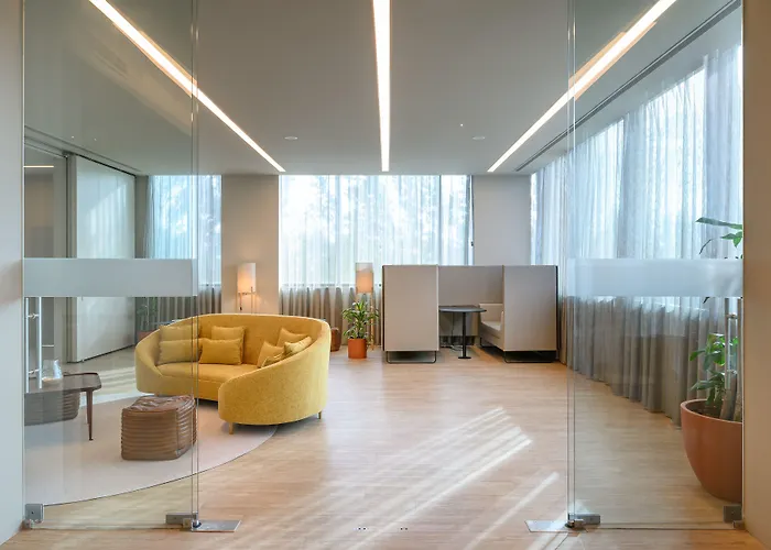 Отель Melia Aeroporto 4*