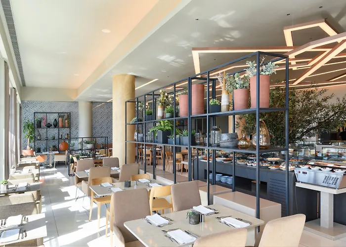 Отель Melia Aeroporto Лиссабон