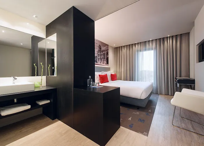 Отель Melia Aeroporto 4*